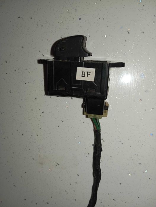 Ляво и дясно копче за стъклоповдигач