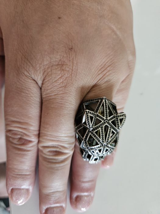 Продавам пръстен -сребро-Италия