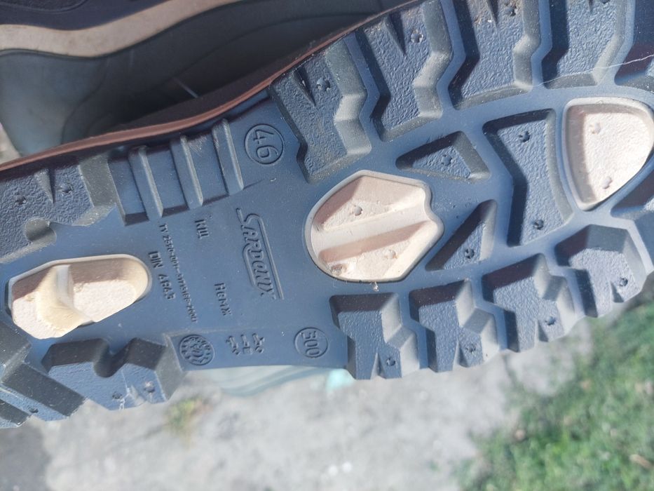Продам резиновые сапоги