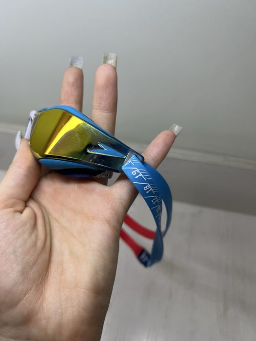 очки для плавания