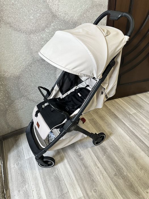 Продам детскую коляску Прогулочную Joanna