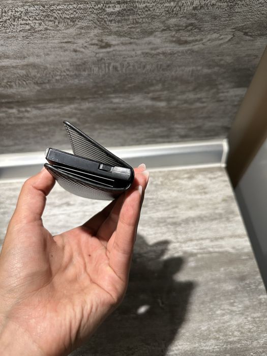 Чисто нов Кардхолдър