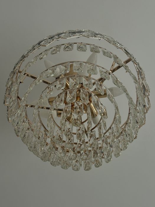 Lustră / candelabru auriu cu cristale design elegant