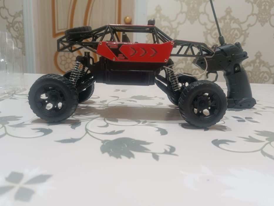 Pultda boshqariladigan moshina