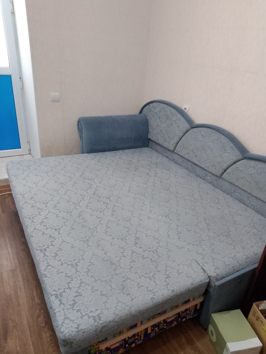 Диван в хорошем состоянии