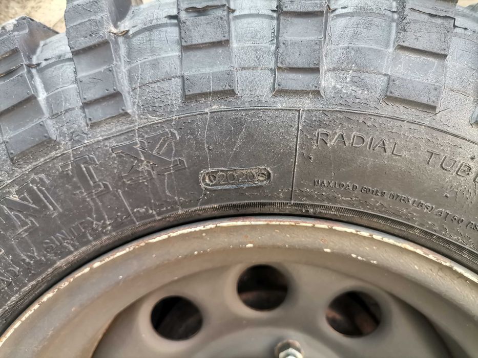 235 75 15 Гуми с джанти за Витара 5 х 139.7 15