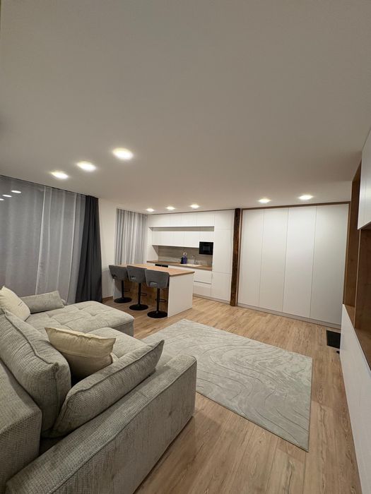 Premium, Nou, Central, Parcare subterană, View