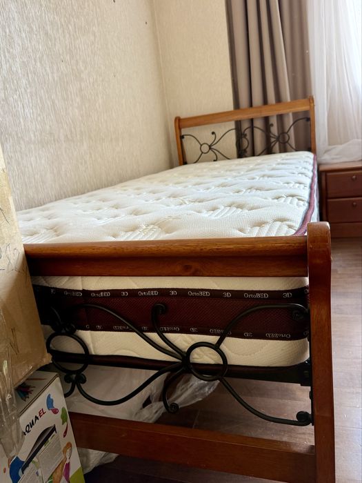 Кровать 90*200 с матрасом