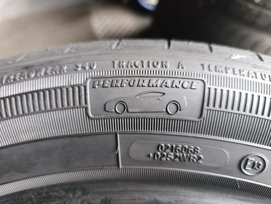 Anvelope de vara 215 55 17 Goodyear dot 2020