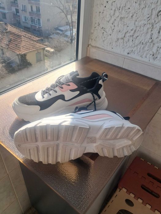 Спортни маратонки