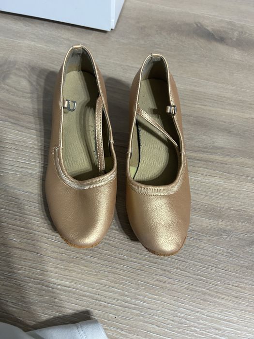 Обувки за стандартни танце