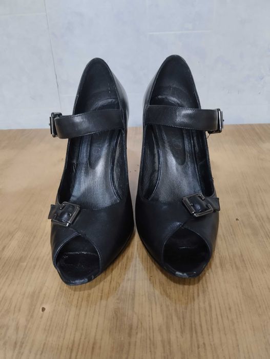 Туфли с застежкой