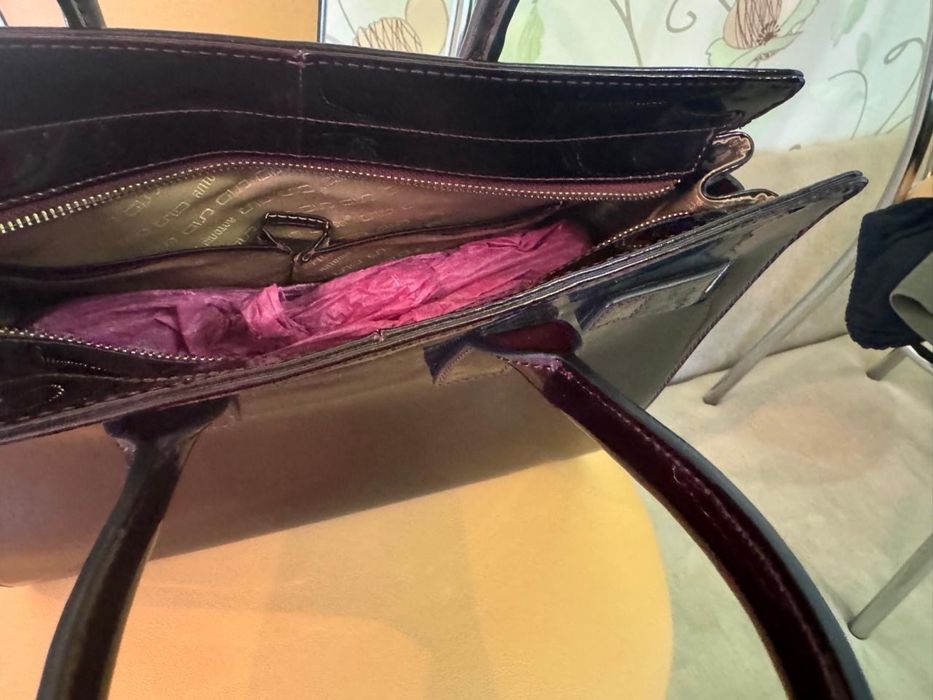 Лакированная сумка женская