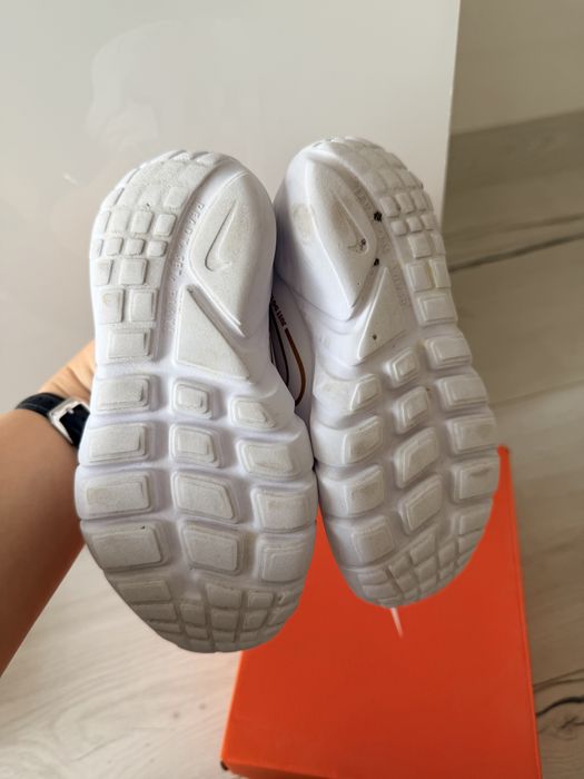 Маратонки Nike номер 27,5