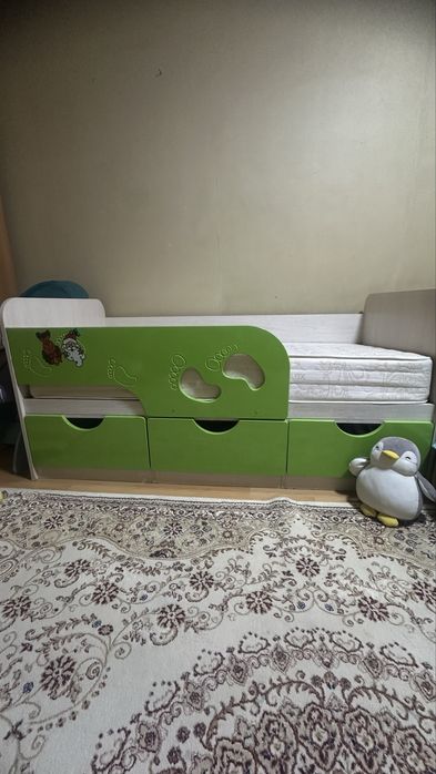 Детская кровать в хорошем состоянии