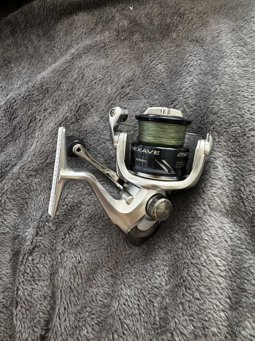 Mulineta shimano nexave  2500