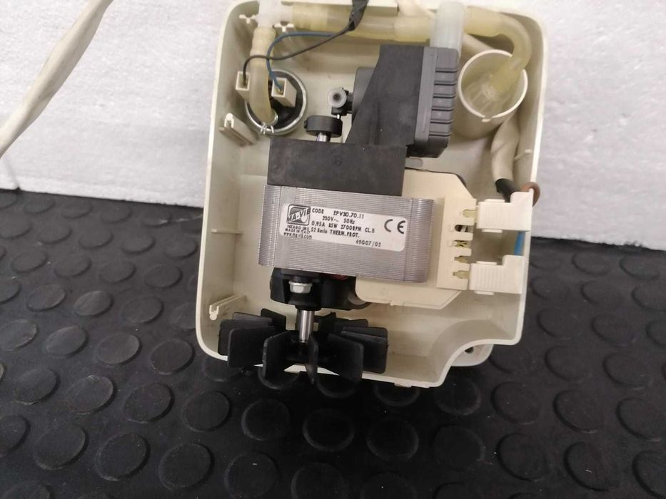 Pompa de vid EPV30.70.11 frigider Hotpoint Ariston , ventilator / R17