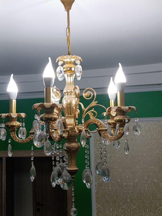 Продам люстру б/у