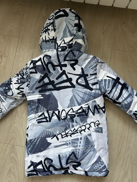 Продам зимнюю куртку на мальчика