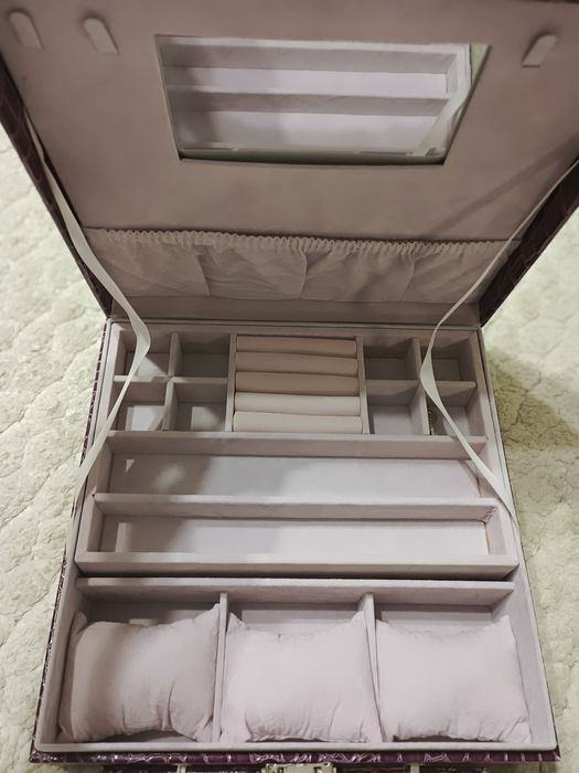 Шкатулки для украшений (новые)