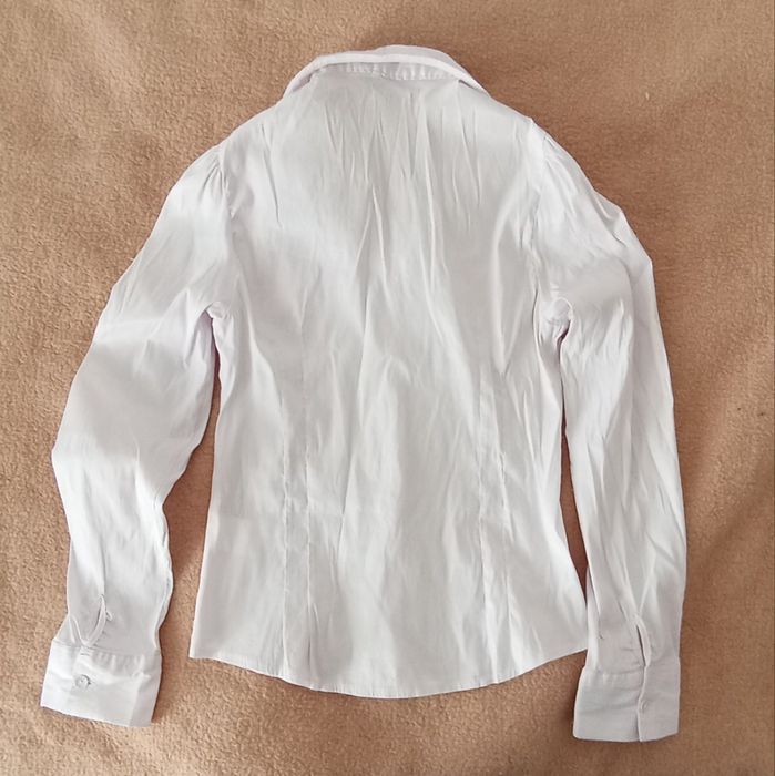 бяла дамска риза