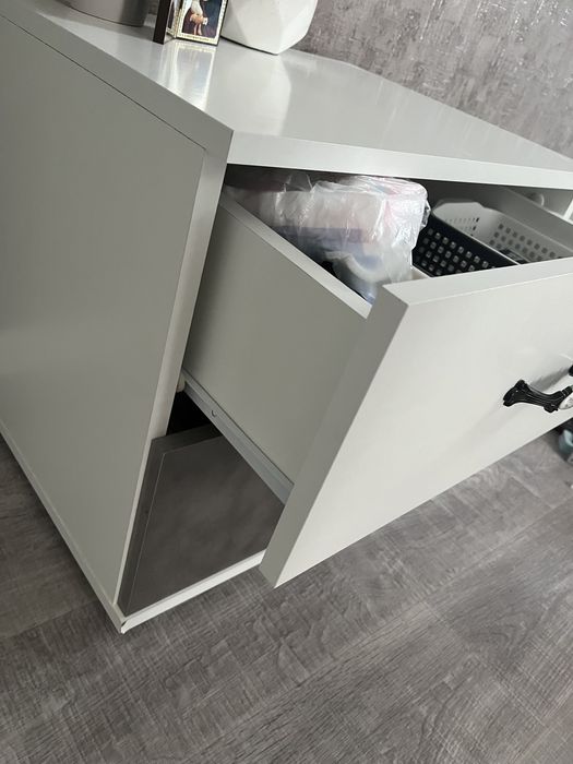 Продам тумбочку прикроватную