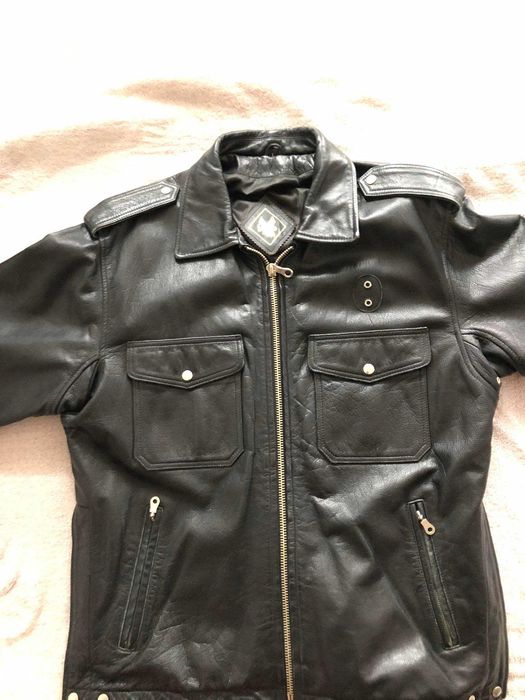 Черно кожено яке, много запазено истинска кожа мотор