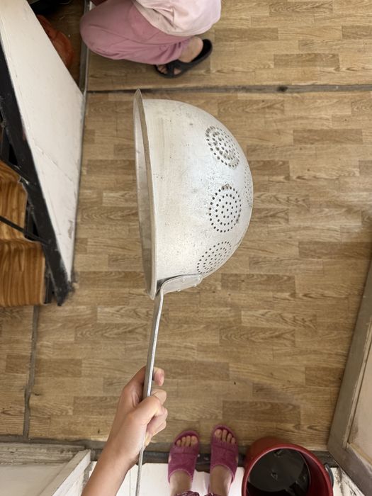 Продам большой дуршлаг