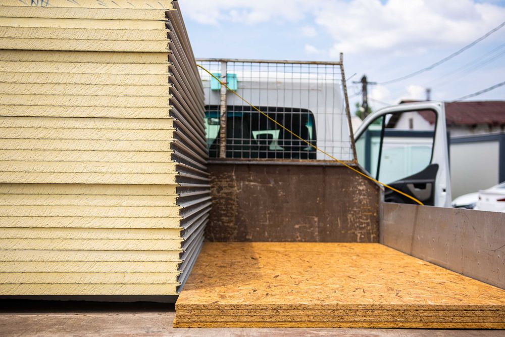 Panouri sandwich termoizolante pentru pereti si acoperis