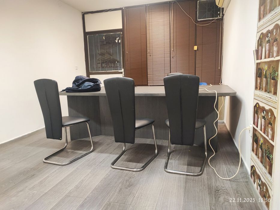 Масивно офис бюро