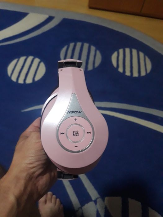 Vând căști Bluetooth