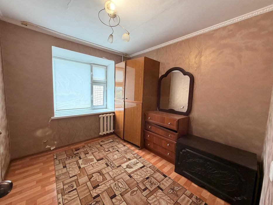 продам трех комнатную квартиру