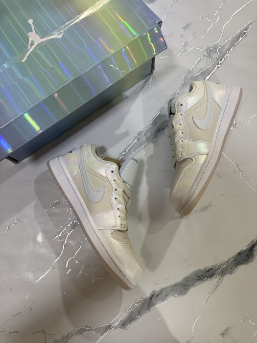 Nike jordan 1 low