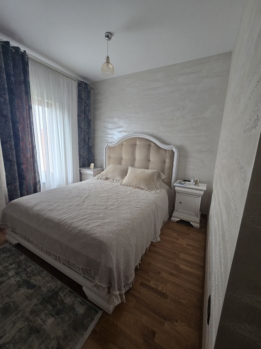 Vand apartament cu doua camere