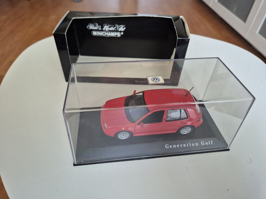 Macheta VW Golf 4 1:43 Minichamps