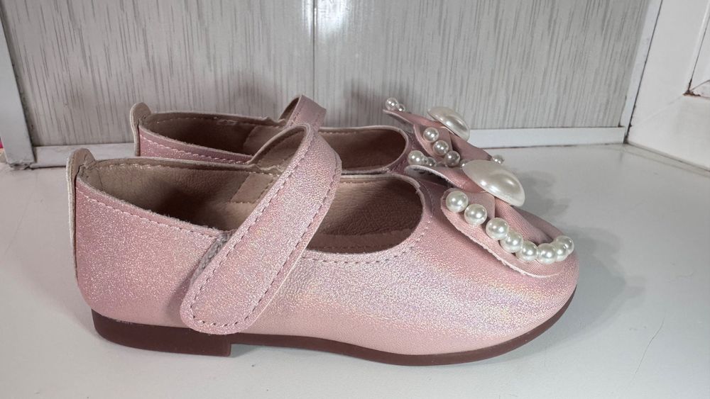 Продам детские туфли