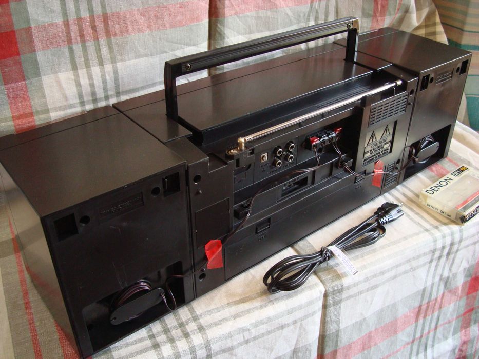 TOSHIBA RT-SX 85 BomBeat. Редкая. 1986 год.  MADE IN JAPAN.