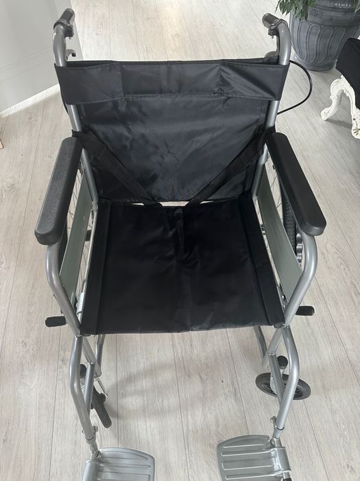 Продам инвалидную коляску