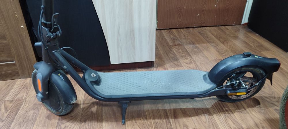 Электросамокат Ninebot F 25 E