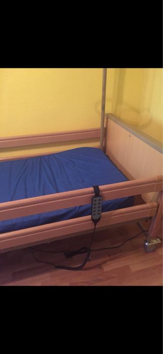 Болнично механично легло