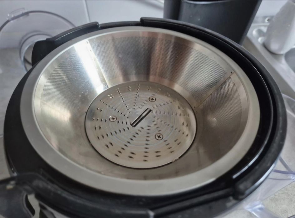 Storcător de fructe și legume Heinner 1000 W