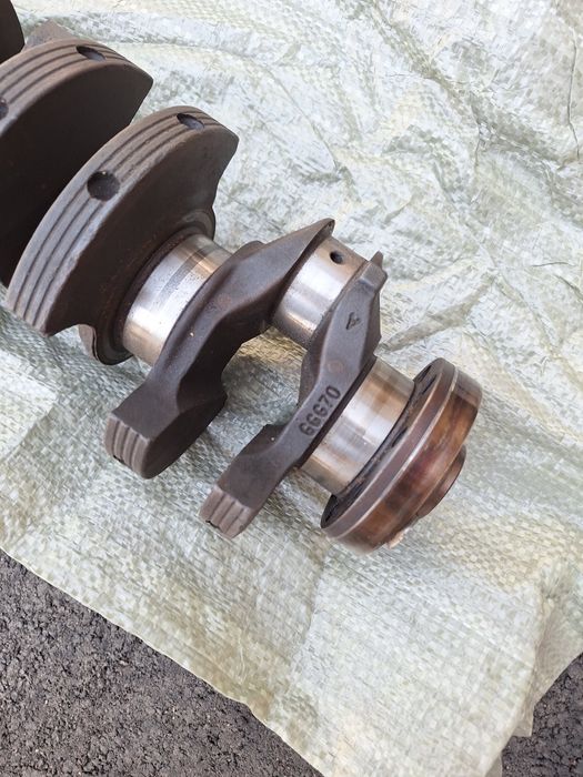 Для БМВ - 5 коленвалы