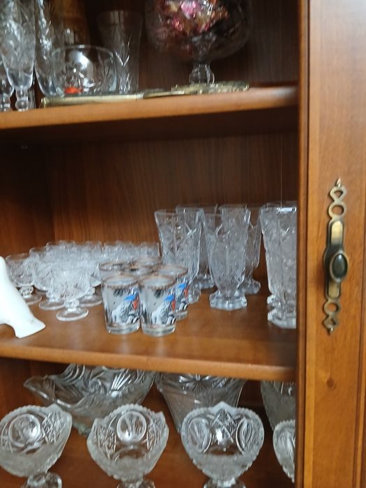 Гостиный сервант