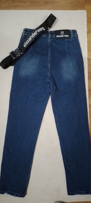 Дънки с италиански джобове.