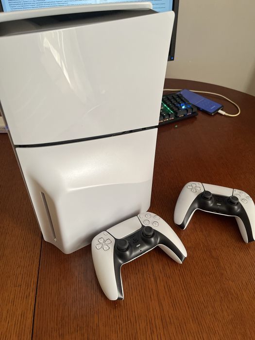 Продается PS 5 полный комплект