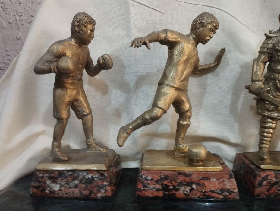 Статуэтки сувенир бронза