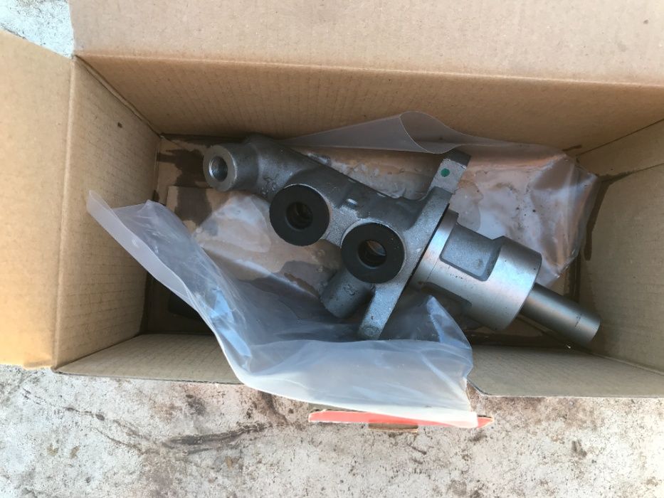 Нова спирачна помпа / спирачен цилиндър за Мерцедес (TOPRAN)