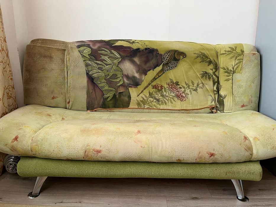 Продается диван.