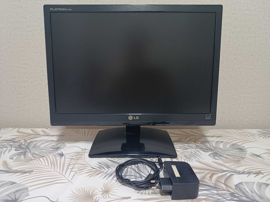 Монитор LG LED 19" E1948S