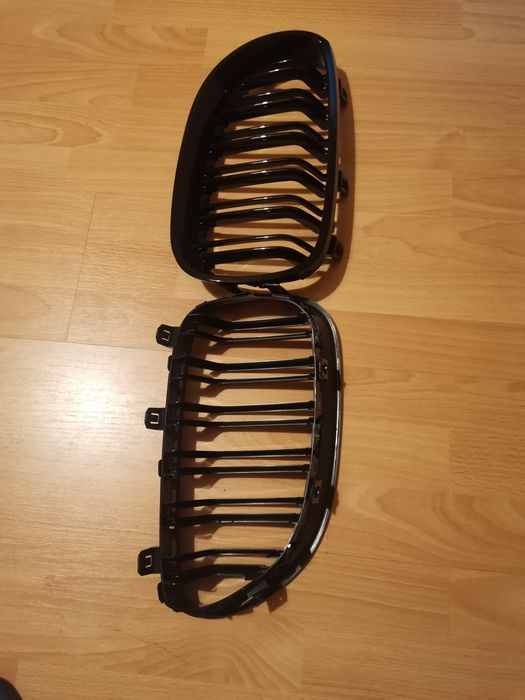 Grila dubla nari BMW Seria 5 E60 E61 M look negru lucios